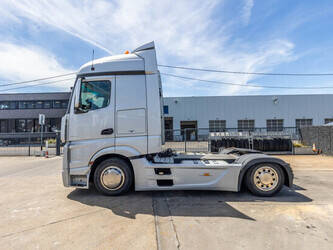 2016-mercedes-benz-actros-1842-1472738-48501549