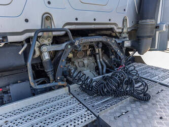 2016-mercedes-benz-actros-1842-1472738-48501550
