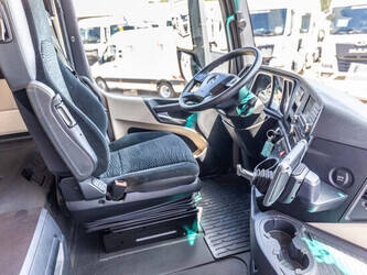 2016-mercedes-benz-actros-1842-1472738-48501554