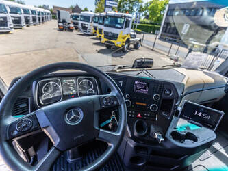 2016-mercedes-benz-actros-1842-1472738-48501555
