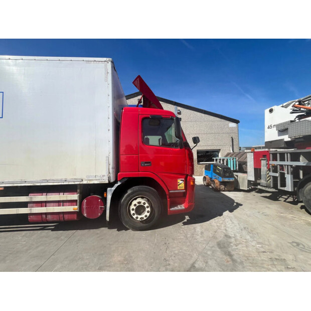 2002 Volvo FM-48518502