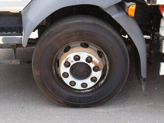 2012-volvo-fl240-1472857-48519155