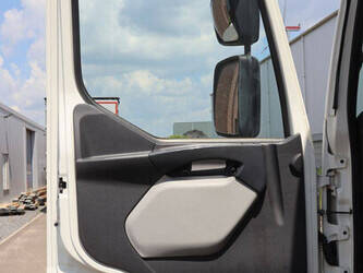 2012-volvo-fl240-1472857-48519179
