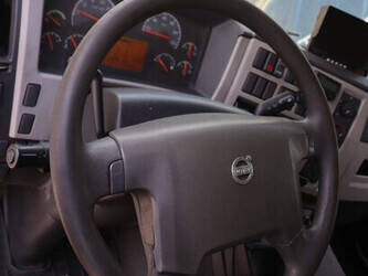 2012-volvo-fl240-1472857-48519186