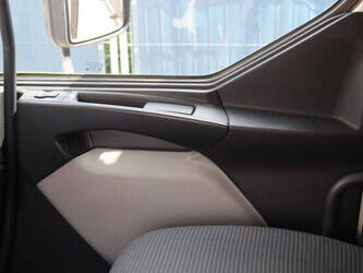 2012-volvo-fl240-1472857-48519187
