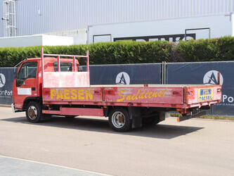 2006-isuzu-npr77-48519266