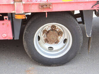2006-isuzu-npr77-48519279
