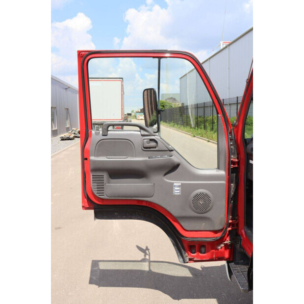 2006 Isuzu NPR77-48519292