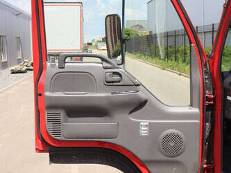 2006-isuzu-npr77-48519292