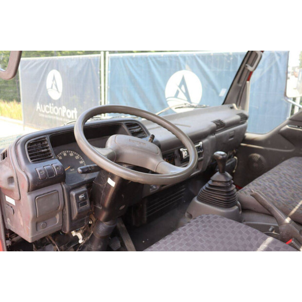 2006 Isuzu NPR77-48519295