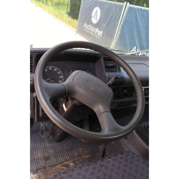 2006 Isuzu NPR77-48519298