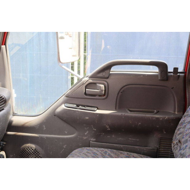2006 Isuzu NPR77-48519299