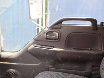 2006-isuzu-npr77-48519299
