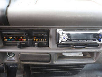 2006-isuzu-npr77-48519301