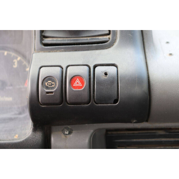 2006 Isuzu NPR77-48519302