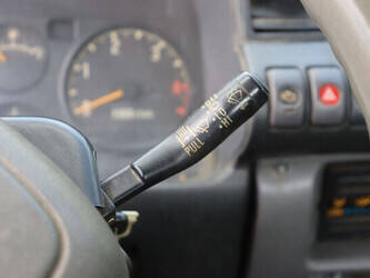 2006-isuzu-npr77-48519303