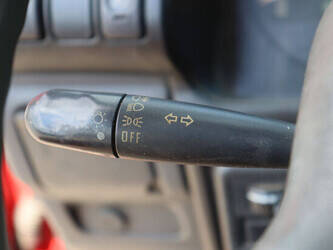 2006-isuzu-npr77-48519304