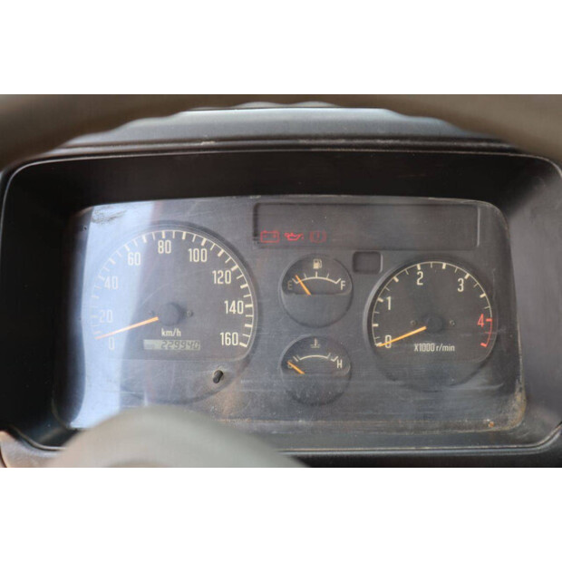 2006 Isuzu NPR77-48519305