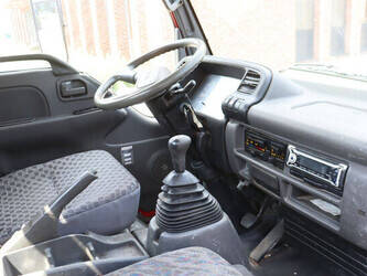 2006-isuzu-npr77-48519308