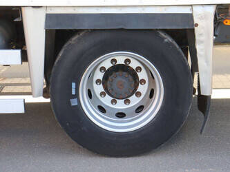 2011-volvo-fm330-1472864-48519548