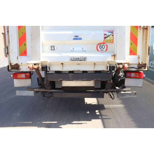 2011 فولفو FM330-48519555