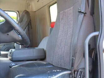 2011-volvo-fm330-1472864-48519567