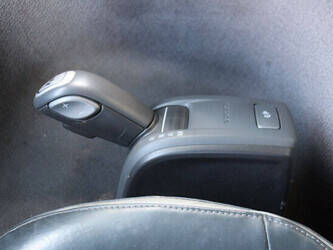 2011-volvo-fm330-1472864-48519573