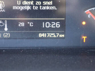 2011-volvo-fm330-1472864-48519580