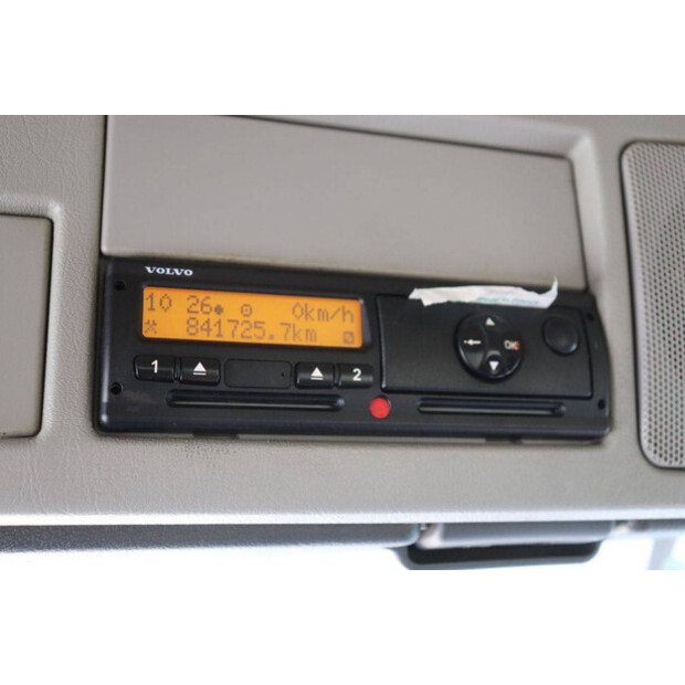 2011 فولفو FM330-48519583