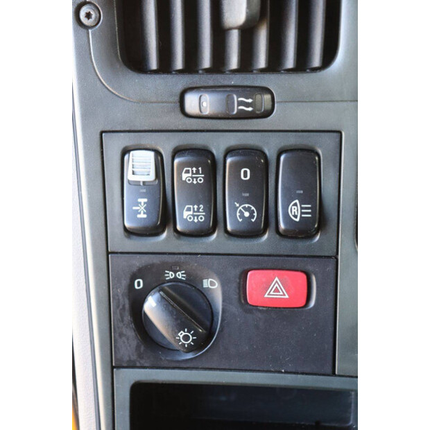 2006 Scania R500-48520250