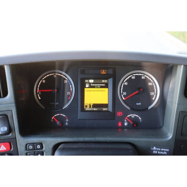 2015 Scania P320-48520301
