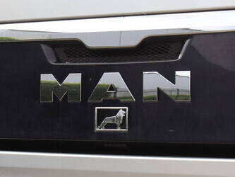 2011-man-tgx-33-480-1472878-48520325