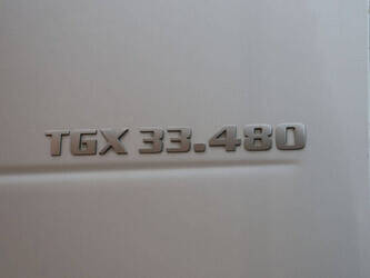 2011-man-tgx-33-480-1472878-48520327