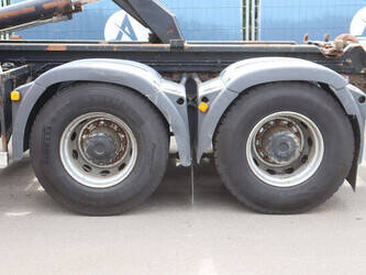 2011-man-tgx-33-480-1472878-48520330