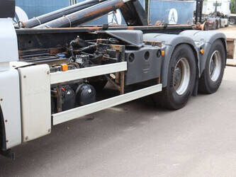 2011-man-tgx-33-480-1472878-48520336