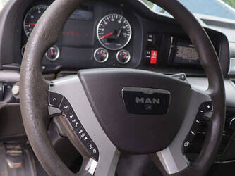 2011-man-tgx-33-480-1472878-48520360