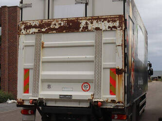 2010-volvo-fl240-1472880-48520382