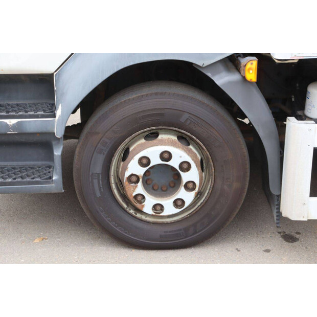 2010 Volvo FL240-48520390