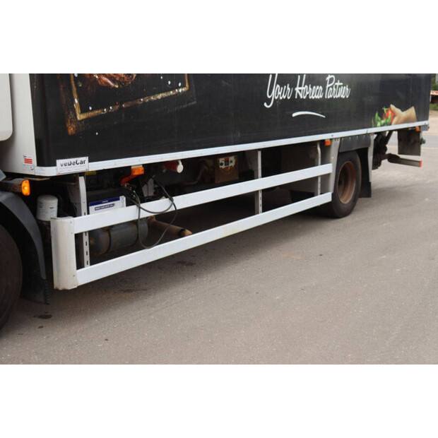 2010 Volvo FL240-48520394