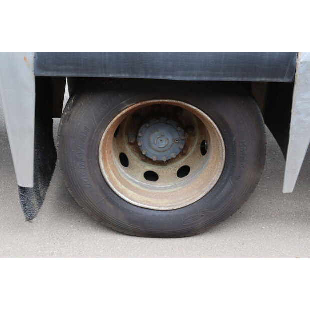 2010 Volvo FL240-48520400