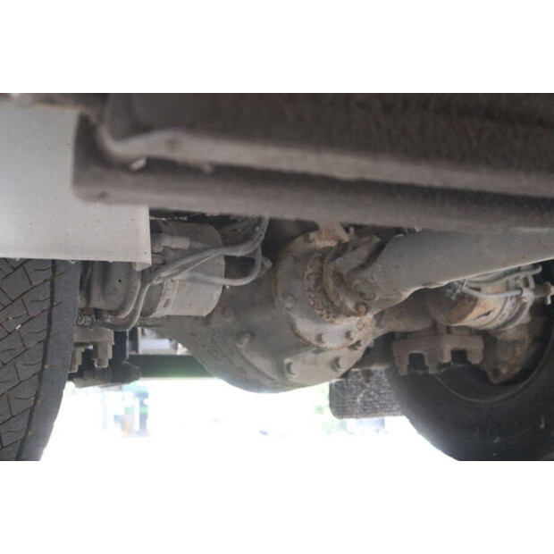 2010 Volvo FL240-48520402