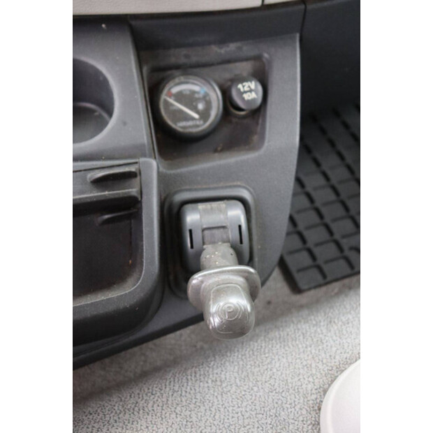 2010 Volvo FL240-48520424