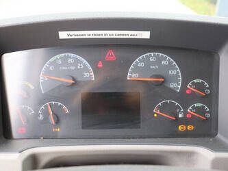 2010-volvo-fl240-1472880-48520429