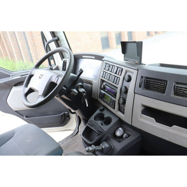 2010 Volvo FL240-48520432