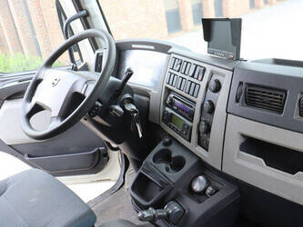 2010-volvo-fl240-1472880-48520432