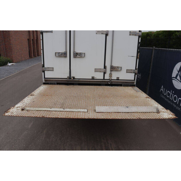 2010 Volvo FL240-48520435