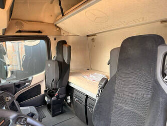 2016-mercedes-benz-actros-2645-1472883-48520543