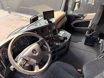 2016-mercedes-benz-actros-2645-1472883-48520546