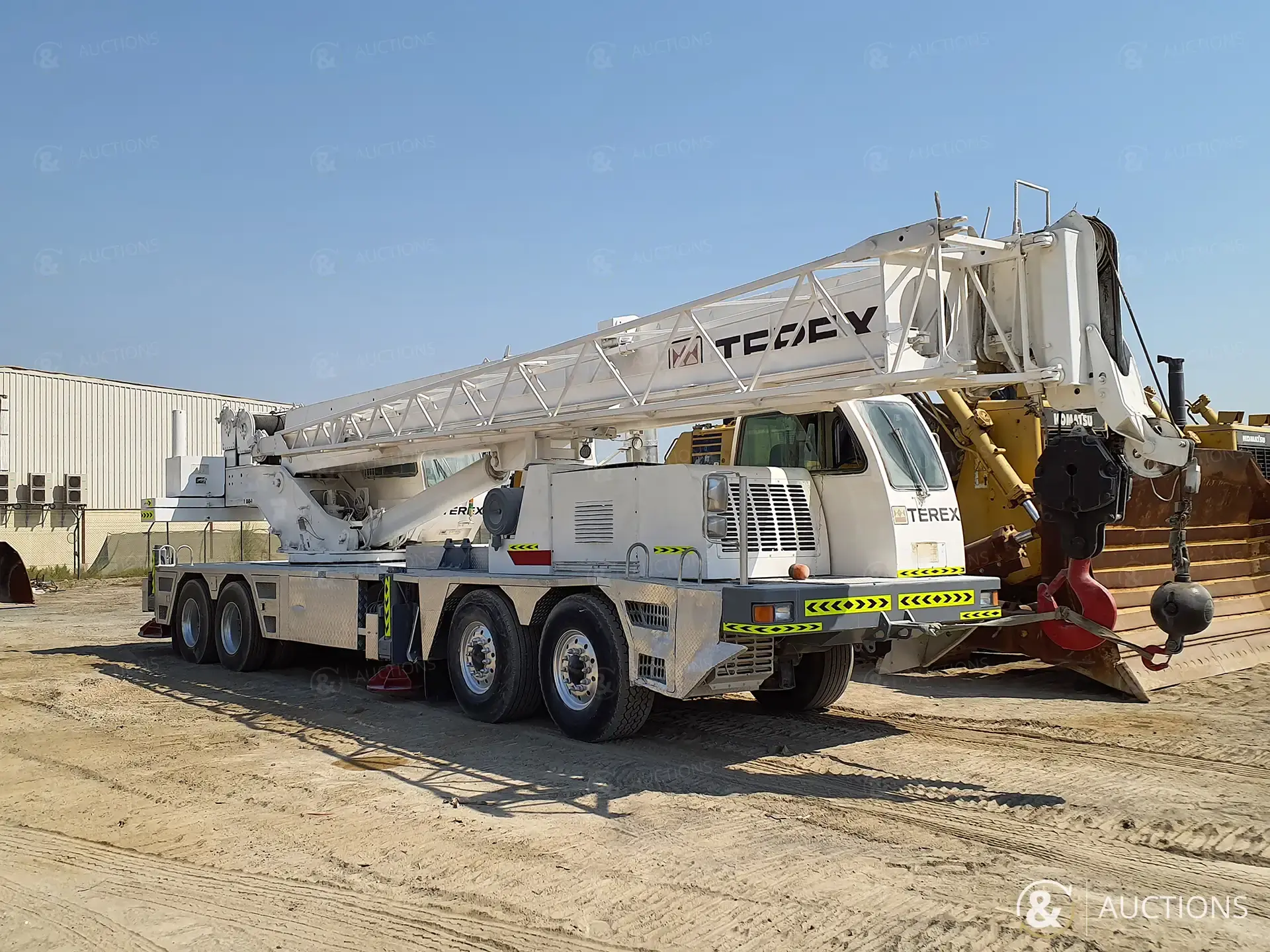 صورة ل 2009 تيريكس T560-1