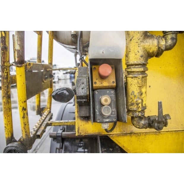 2011 دي بف BETON MIXER - 12M3-48523018